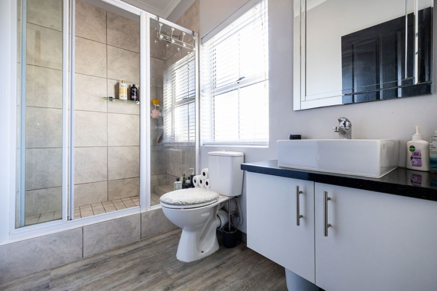 3 Bedroom Property for Sale in Dennegeur Western Cape